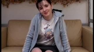 Il met du cœur à l'ouvrage pour la démonter !