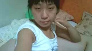 Brunette bandante qui compte bien kiffer today