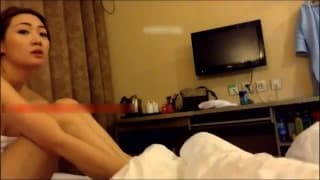 Asiatique nous parle et finit par sucer