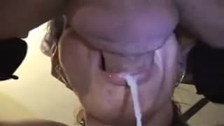 Torride couple amateur pour une belle pipe !