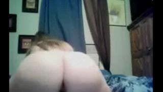 Son gros cul travaille en mode automatique