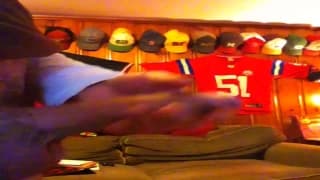 il se fait un film porno en mode branlette