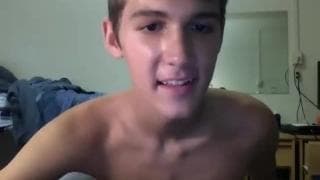 Tripoter sa grosse queue, ce jeunot aime !