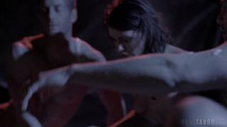 Adriana Chechik et Kristen Scott dans un trio