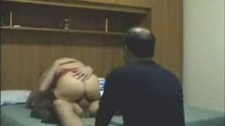 Gober une teube énorme, cette blonde aime ça