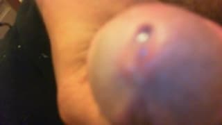 Mec allemand se branle seul à la maison