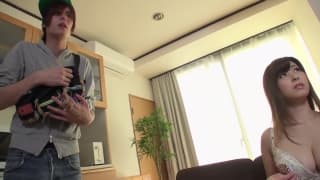 Japan Sex casting avec une japonaise à gros nibards finit en creampie