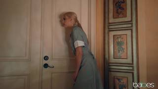 Lesbiennes aux gros seisn naturels se lechent