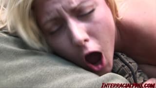 Grand chibre bien épais pour cette coquine