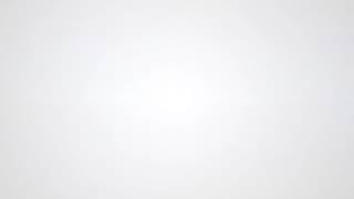 Deux blondes lesbiennes matures baisent ensemble sur un canapé