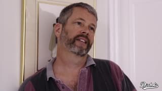 Brooklyn Chase baise avec un homme tatoué