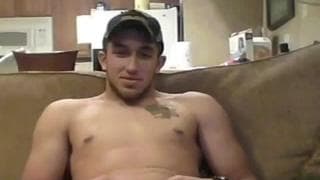 Jeune latino se masturbe pour webcam