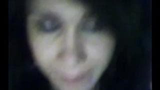 Turque se touche comme si elle avait un vagin