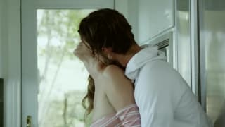 Cadence Lux baise avec son beau-frère French Kiss, Cunnilingus, Blowjob, Chatte Doigtée, Missionnaire, Cowgirl, Ejac sur Corps