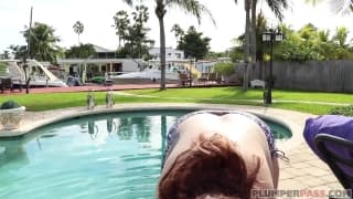 Une belle grosse se fait prendre par un black.