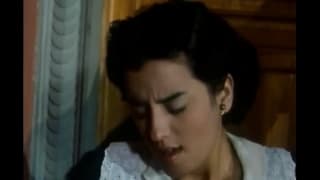 Une boniche en chaleur qui baise son patron et son fils