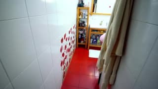 Mia se fait enculer dans la salle de bain