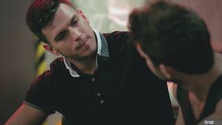 Deux mecs se sucent pendant la quarantaine