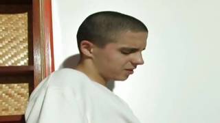 Deux minets en Doggystyle pour une sodomie bareback