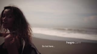 Une belle asiatique aux seins incroyables