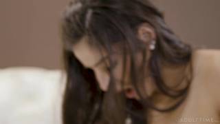 Face-à-face entre lesbiennes et beaucoup de cunnilingus