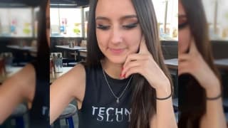 Snap nude de la superbe Eliza Ibarra en POV vertical