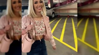 Sky Pierce aux AVN award baise un producteur pour son snap