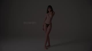 Jeune thaïlandaise fait une danse envoûtante