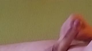 Homme mature amateur se branle deux fois