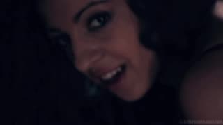 Un soumis se fait dominer par sa maîtresse