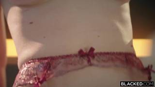 Deux bombes en lingerie se partagent un BBC