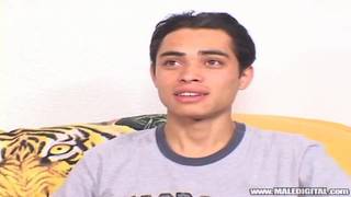 Latino Sebastian Rodriguez se branle en casting