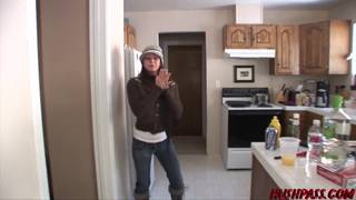 Après jacuzzi, ils se retrouvent dans leurs lit pour s'emboiter