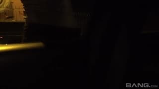 Sucer une bite à la maison, dans la voiture et plus encore