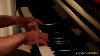 Jake Davis baise avec son prof de piano Alex Mecum