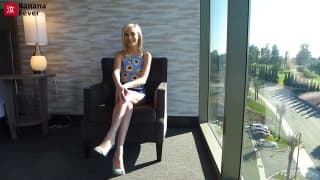 Kiara Cole grimpe sur la bite