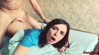 Salope fan de Fortnite se fait éjaculer dans la bouche