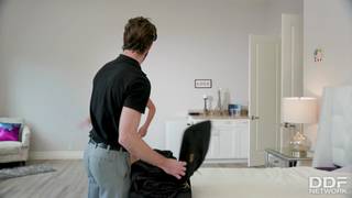 Un petit café qui se termine en baise !