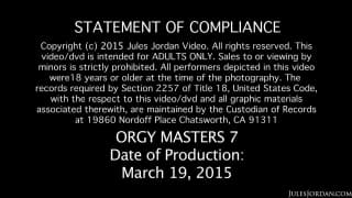 Partouze avec plusieurs stars du porno dont Dani Daniels et Aidra Fox.