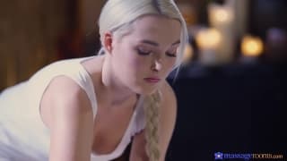 Massage comprehensif entre deux femmes