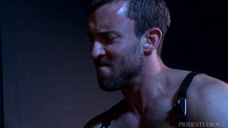 Drake Jaden éjacule pendant la sodomie avec Mike Gaite