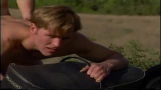 Trois jeunots accros au sexe s'escapes en Italie pour s'enculer