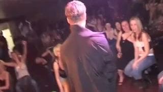 Les enterrements de vie de jeune fille finissent en partouse