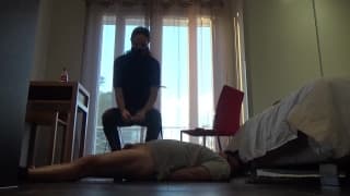 Dominatrice Française encule un pervers exhibitionniste