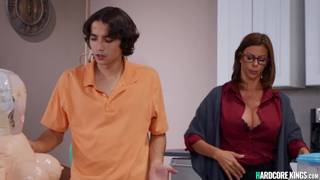 MILF thérapeute Alexis Fawx prise par Ricky Spanish