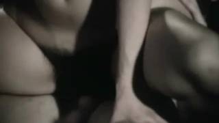 Le porno rétro est plein de bonnes baises réelles