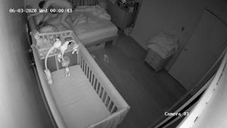 La nany en levrette dans la chambre