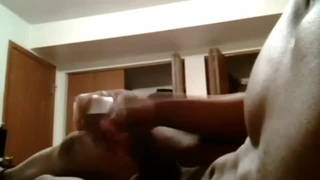 Krayz est excité avec sa bite dans sa main