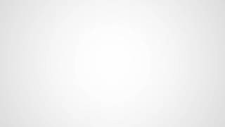 La jeune Lana Broks découvre son corps et se fait du bien toute seule