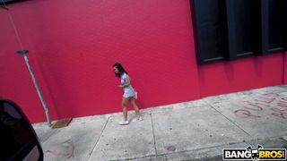 Yumi Sin piégée, baisée et laissée au bout de la route